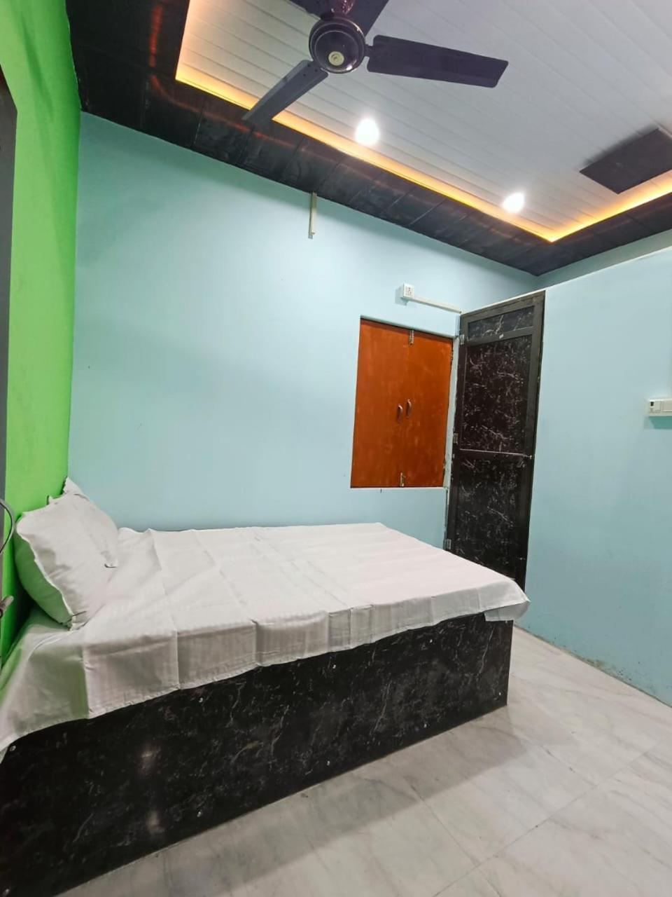 Shri Ganpati And Tourist Lodge Varanasi